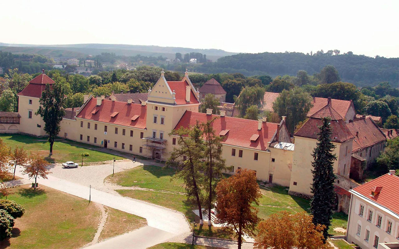 Жовква та Крехівський монастир